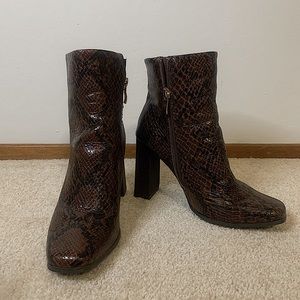 Size 8 ankle boots. adorable. only worn once, because they were a little snug